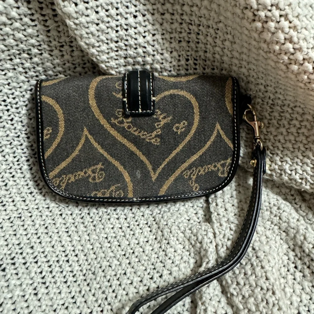 DOONEY & BOURKE DB‎ Heart Canvas/Leather Wristlet